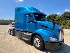 2022 Peterbilt 579 photo 1