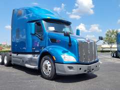 2022 Peterbilt 579 photo 1