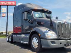 2022 Peterbilt 579 photo 1