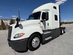 2022 International LT625 photo 2
