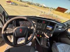 2027 Kenworth T880S photo 3