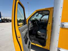 2022 Ford E350 photo 3