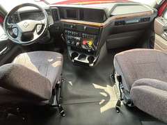 2022 International LT625 photo 3
