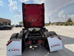 2022 International LT625 photo 5