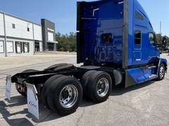 2023 Kenworth T680 photo 4