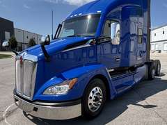2023 Kenworth T680 photo 1