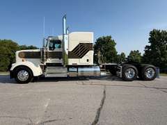 2027 Kenworth W900L photo 9