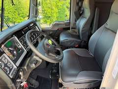 2027 Kenworth W900L photo 3