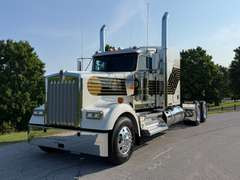 2027 Kenworth W900L photo 2
