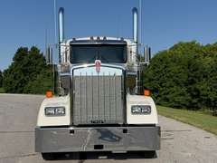 2027 Kenworth W900L photo 7