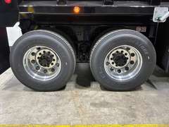 2027 Kenworth T880 photo 3