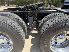 2022 International LT625 photo 4