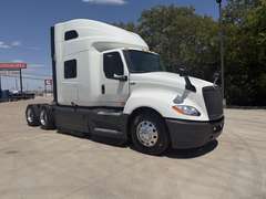 2022 International LT625 photo 1
