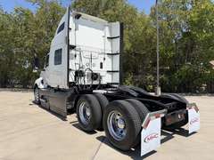 2022 International LT625 photo 5