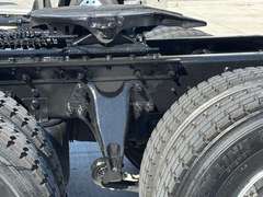2022 International LT625 photo 4