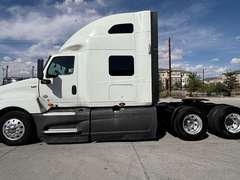 2022 International LT625 photo 2