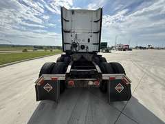 2022 International LT625 photo 4