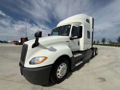 2022 International LT625 photo 7