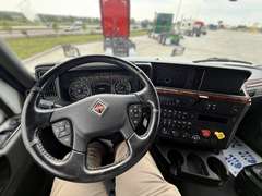 2022 International LT625 photo 9