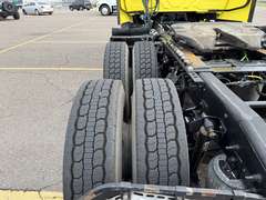 2023 International LT625 photo 8