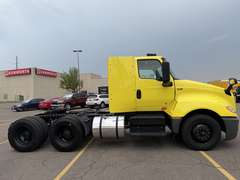2023 International LT625 photo 3