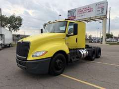 2023 International LT625 photo 2