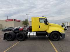 2023 International LT625 photo 4