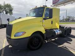 2023 International LT625 photo 3