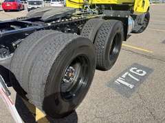 2023 International LT625 photo 6