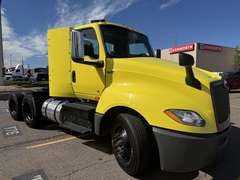 2023 International LT625 photo 1