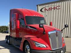 2023 Kenworth T680 photo 1