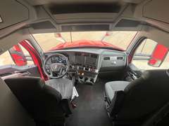 2024 Kenworth T680 photo 3