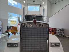2027 Kenworth W900L photo 10