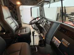 2027 Kenworth W900L photo 8