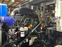 2027 Kenworth T880 photo 4