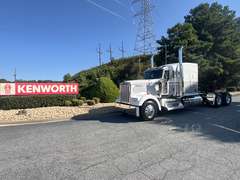 2027 Kenworth W900L photo 2