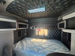 2027 Kenworth W900L photo 6