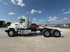2019 Mack CHU613 photo 9