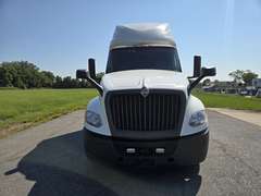 2021 International LT625 photo 4