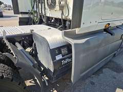 2021 International LT625 photo 9
