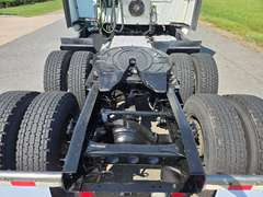 2021 International LT625 photo 5