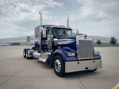 2027 Kenworth W900L photo 1