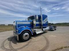 2027 Kenworth W900L photo 1