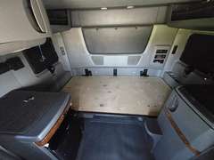2021 International LT625 photo 7