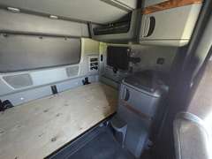 2021 International LT625 photo 9