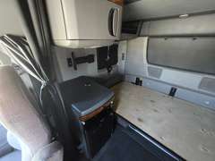 2021 International LT625 photo 8