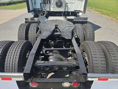 2021 International LT625 photo 5