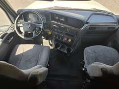 2021 International LT625 photo 3