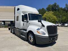 2021 International LT625 photo 1