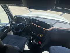 2021 International LT625 photo 3